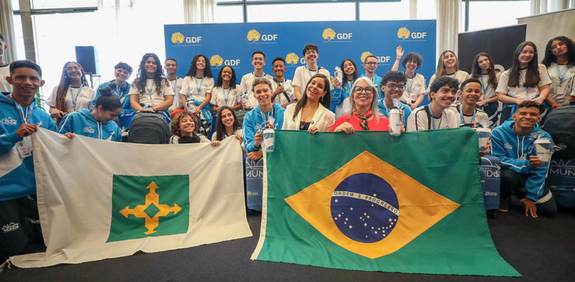 Estudantes da rede pública se despedem de Brasília rumo a intercâmbio no Reino Unido