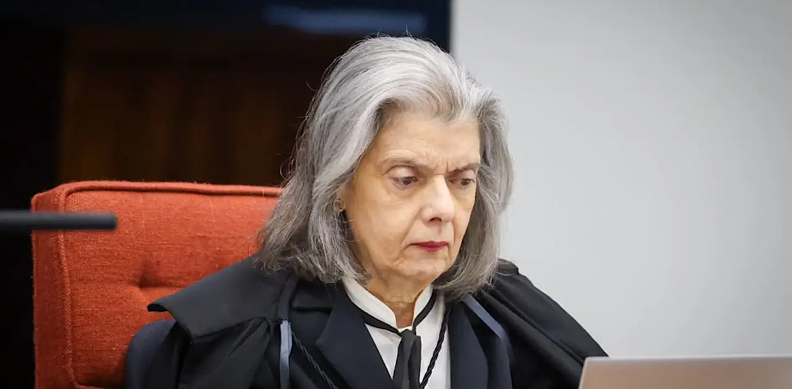 Ministra Cármen Lúcia extrai nova prova contra Bolsonaro