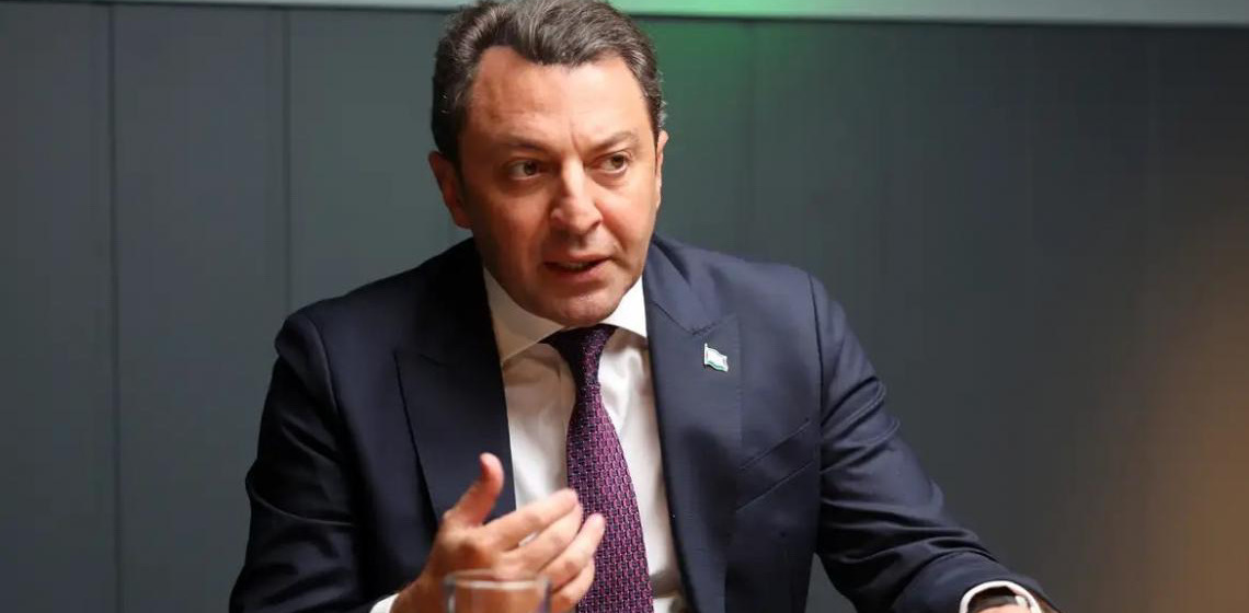 Azerbaijão firma parceria com Brasil para oferecer bolsas de pesquisa