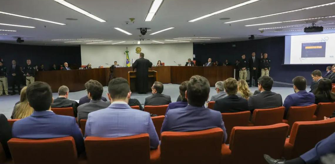 STF retoma nesta terça julgamento de Jair Bolsonaro e mais sete réus