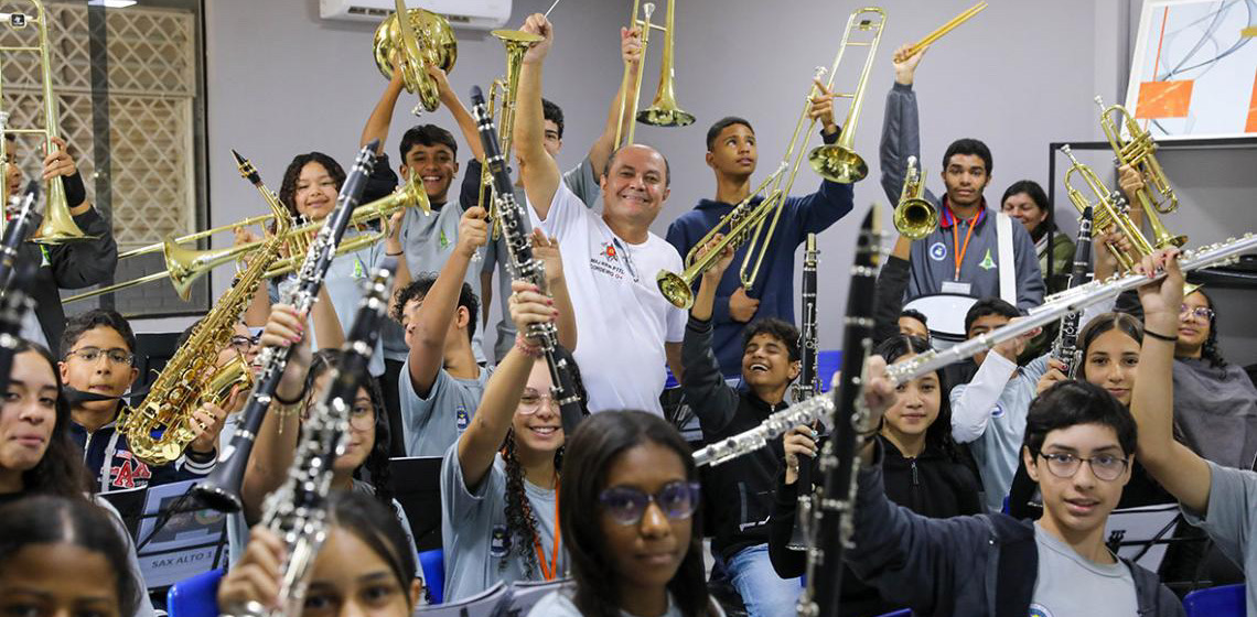Projeto de musicalização melhora concentração e disciplina de estudantes do DF