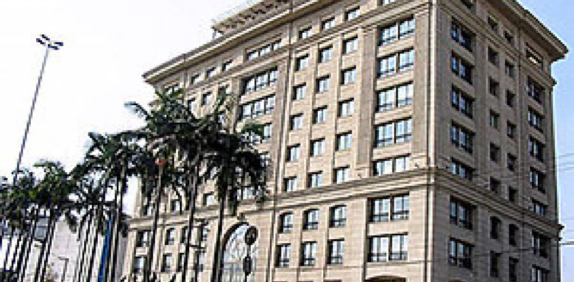 Dilapidação de patrimônio e má gestão: 20 anos da falência do Banco Santos