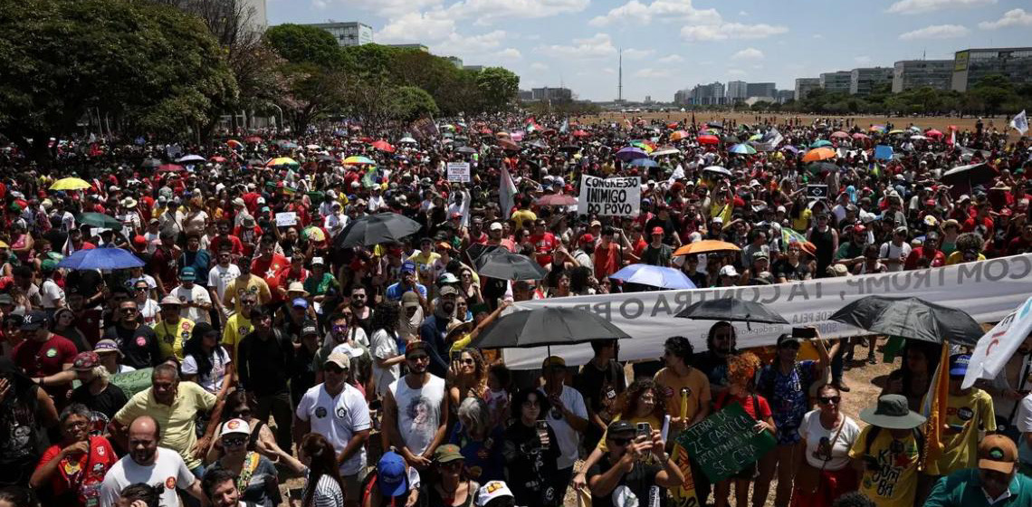 Ato contra anistia e PEC da Blindagem levam milhares às ruas do Distrito Federal