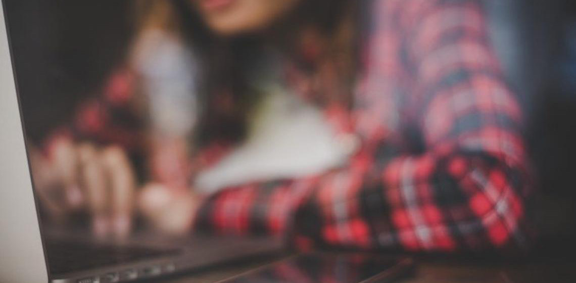 Mais de 70% dos brasileiros se informam sobre ciência e tecnologia pelas plataformas digitais