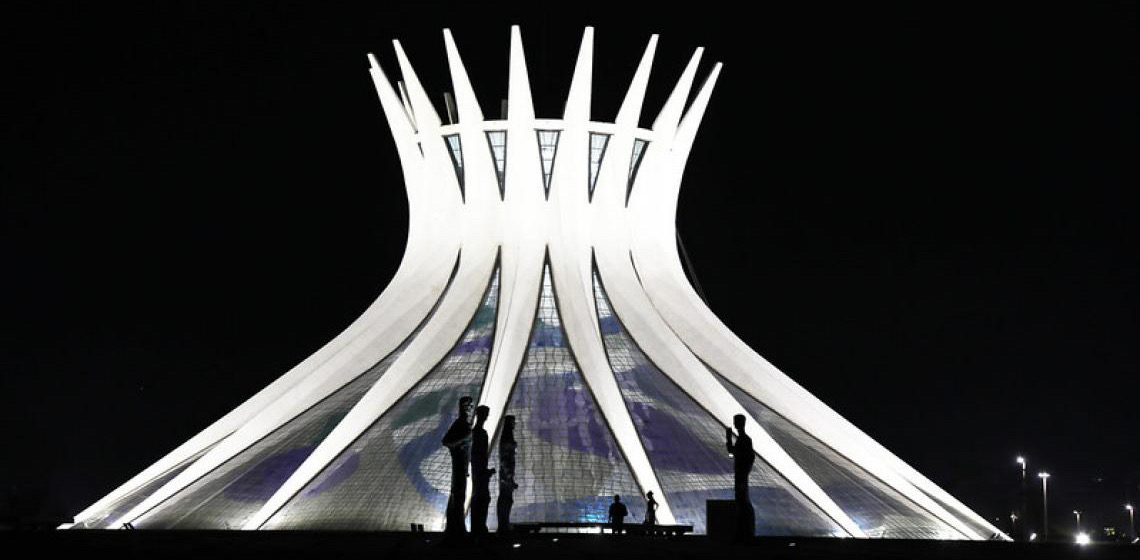 Catedral Metropolitana de Brasília recebe nova iluminação com tecnologia LED