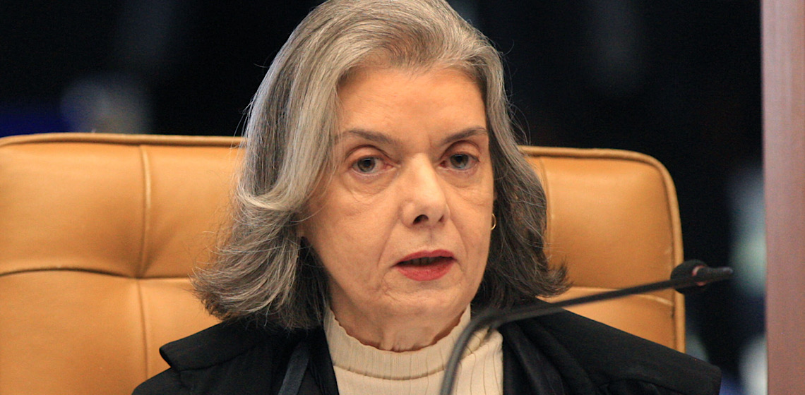 Ministra Cármen Lúcia diz que agressões à democracia impõem vigilância ininterrupta de ministros do STF