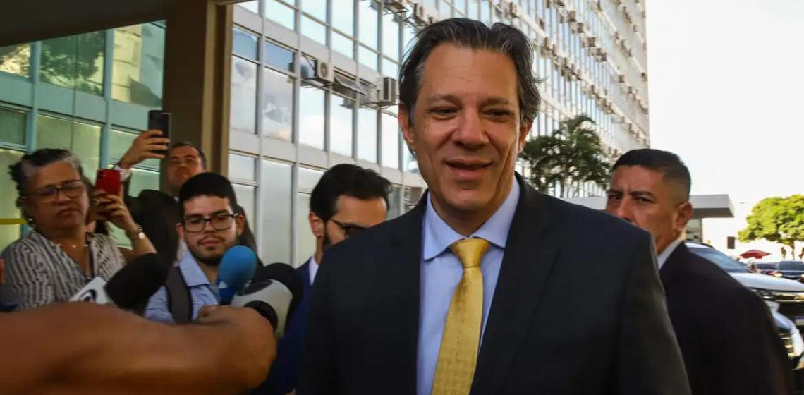 Haddad comemora aprovação da isenção do IR na Câmara: 