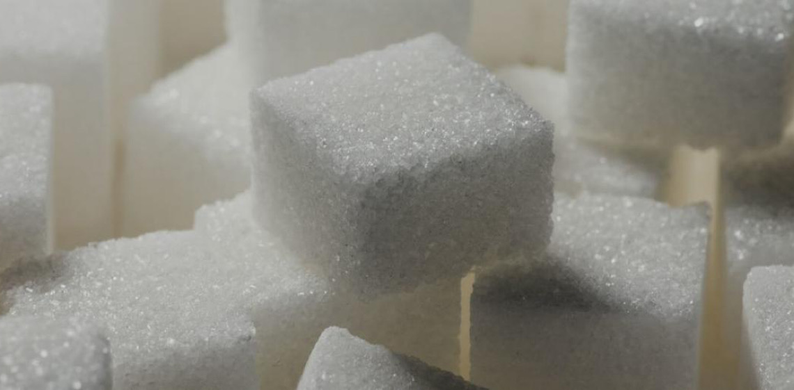 Alta produção de açúcar no Brasil favorece queda global de preços de alimentos