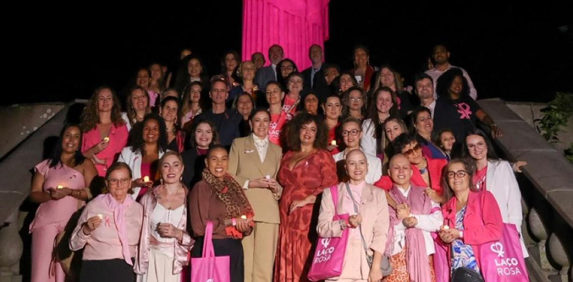 Atriz Lília Cabral é a madrinha do Outubro Rosa 2025 da Fundação Laço Rosa