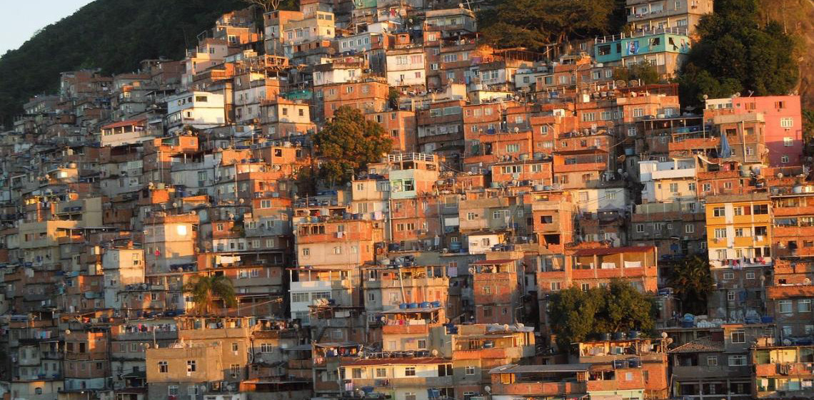 Todas as favelas do Brasil agora possuem Código de Endereçamento Postal-CEP