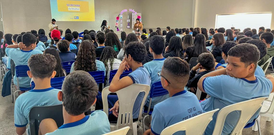 Governo do DF destaca protagonismo feminino nas salas de aula no Dia dos Professores