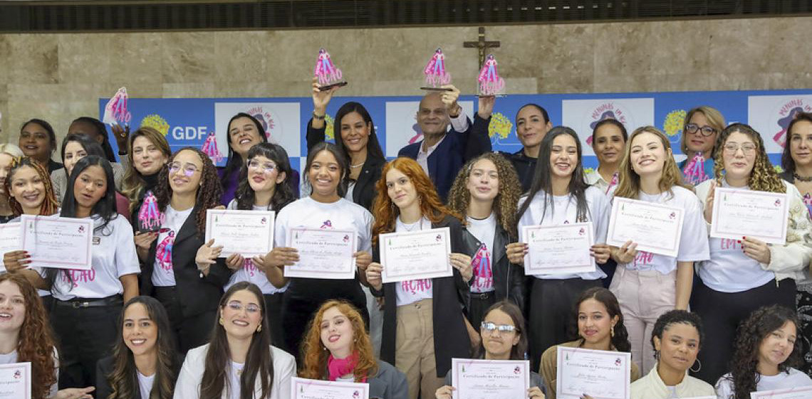 Empoderamento feminino: Estudantes festejam participação no programa Meninas em Ação