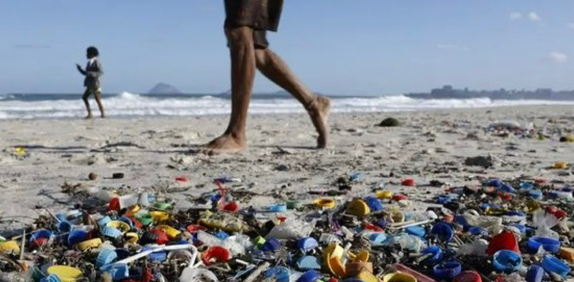 Reunião no Brasil impulsiona ações contra poluição por plásticos