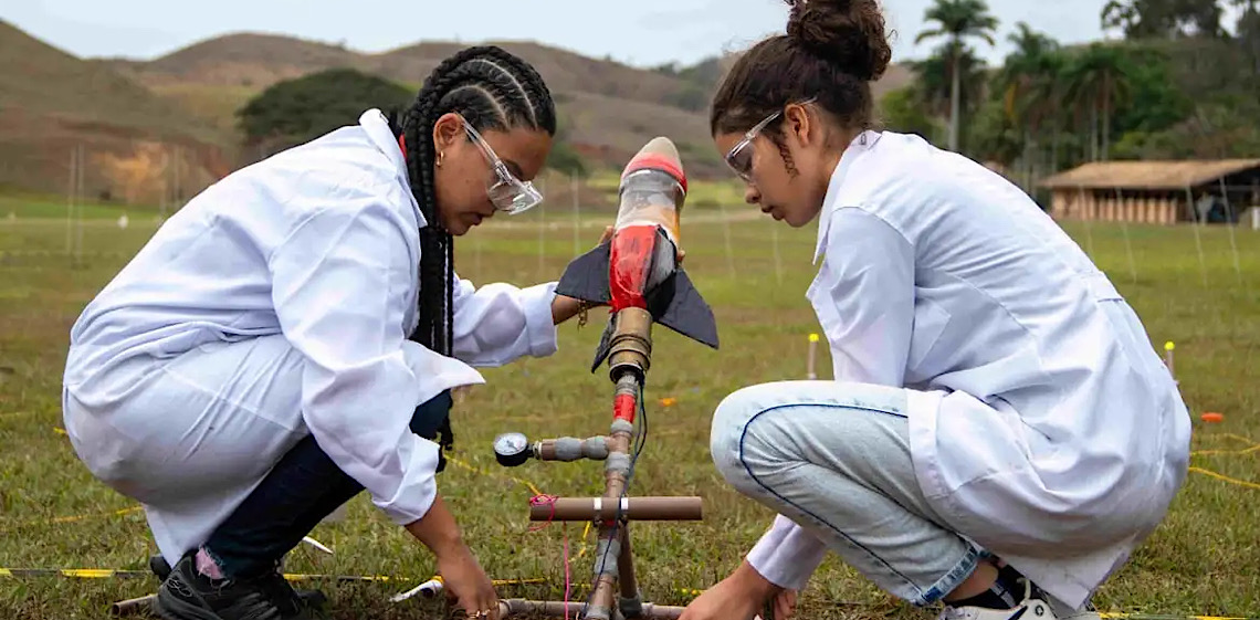 Jornada de Foguetes reunirá mais de 5 mil alunos do Brasil no Rio de Janeiro