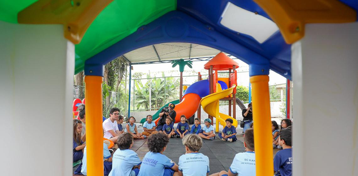 Projeto apoiado pelo FAC leva espetáculo teatral e oficina de musicalização para escolas públicas do DF