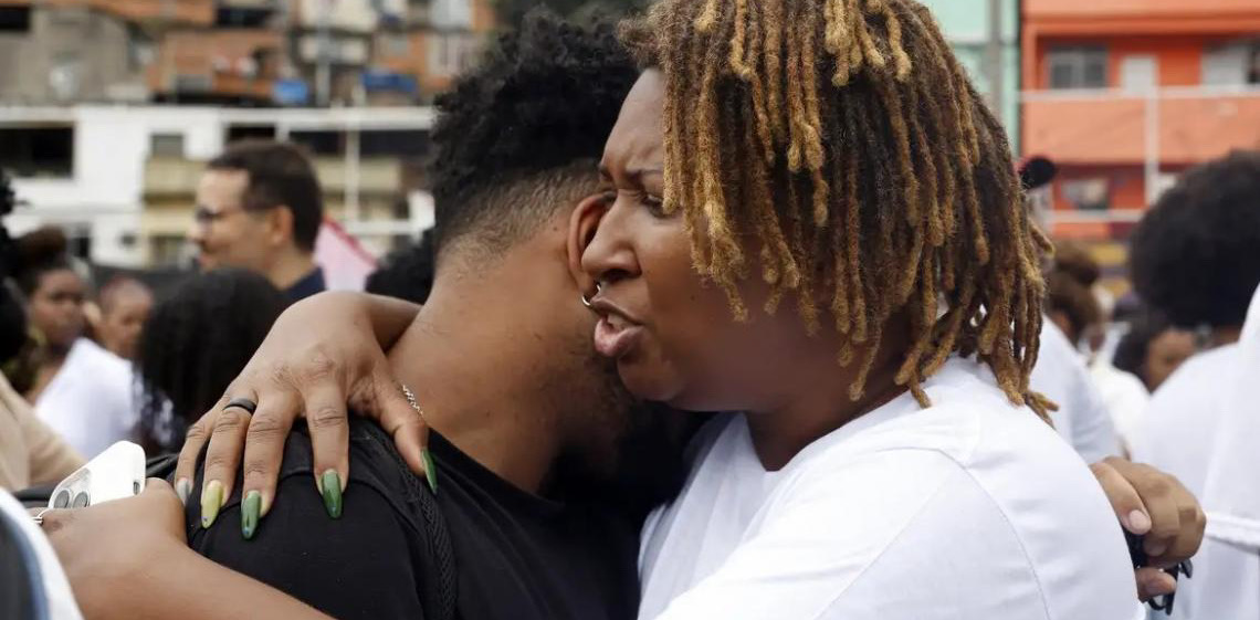 Sob facções e operações, população de favelas vive traumas e adoece