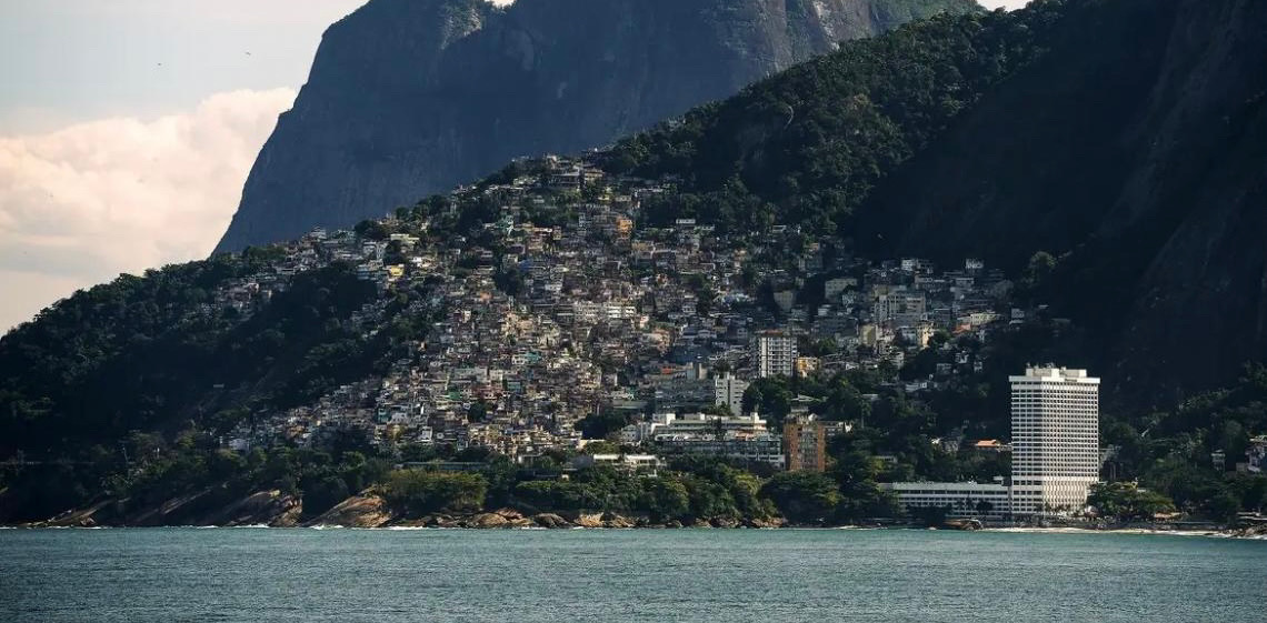Projeto qualifica mototaxistas de favelas do Rio de Janeiro para atuar no turismo