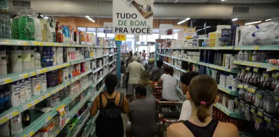 Isenção do IR reduz desigualdade e incentiva consumo, diz especialista