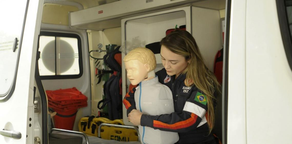 Entenda as novas orientações para manobras de desengasgo de bebês, crianças e adultos