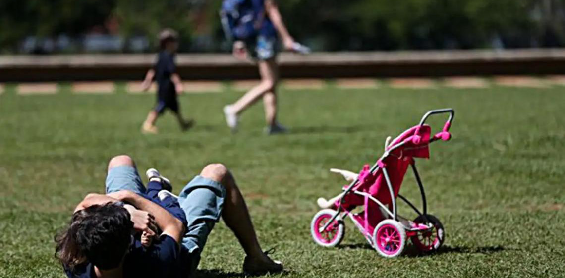Licença-paternidade é avanço, mas ainda é desigual no cuidado infantil