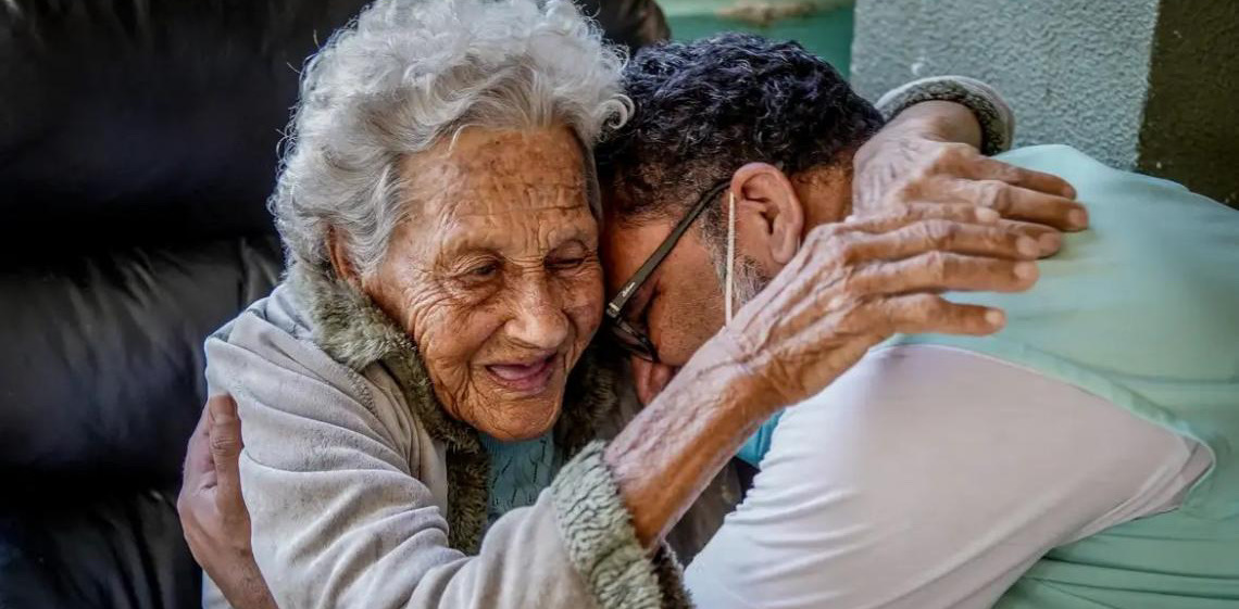 Tema da redação do Enem ajuda a debater etarismo, dizem professores