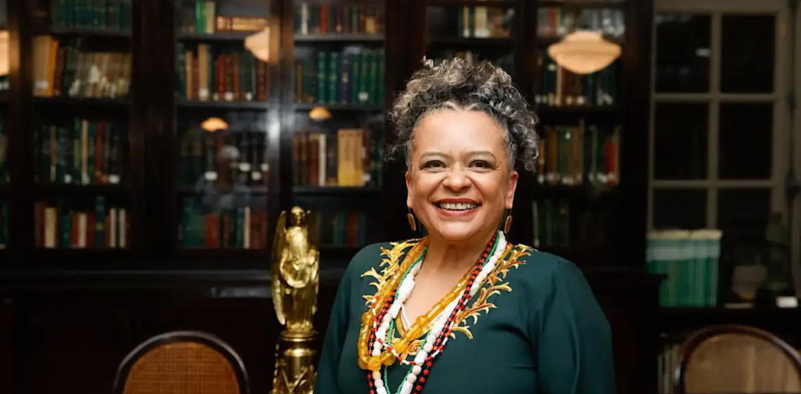 Venho falando pretuguês, afirma escritora Ana Maria Gonçalves em posse na ABL