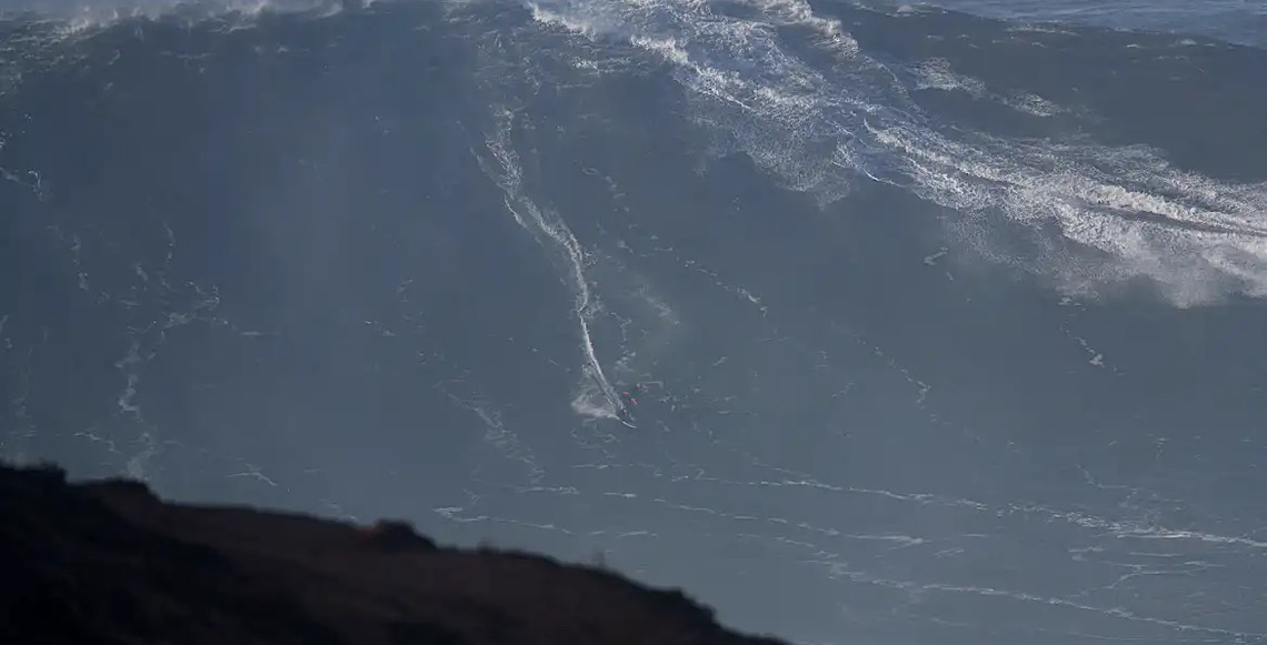 Brasileiro treina com elite mundial do surfe na Irlanda antes de Nazaré