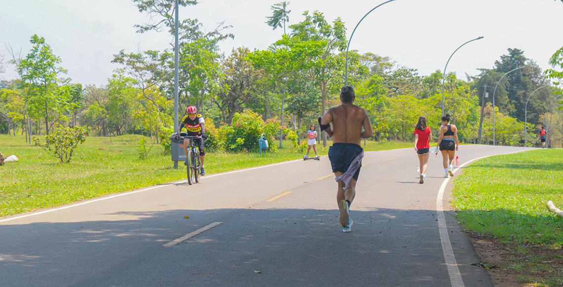 Veja o que abre e o que fecha no feriado da Proclamação da República, neste sábado 15
