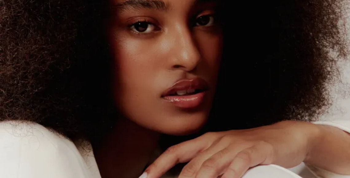 'A mudança precisa ser muito maior', diz Lívia Silva sobre pessoas pretas em espaços de poder