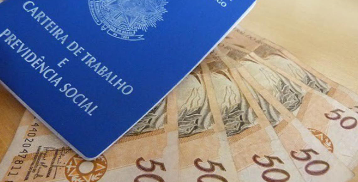 13° salário: Entenda o direito, regras e prazos de pagamento, garantido pela CF