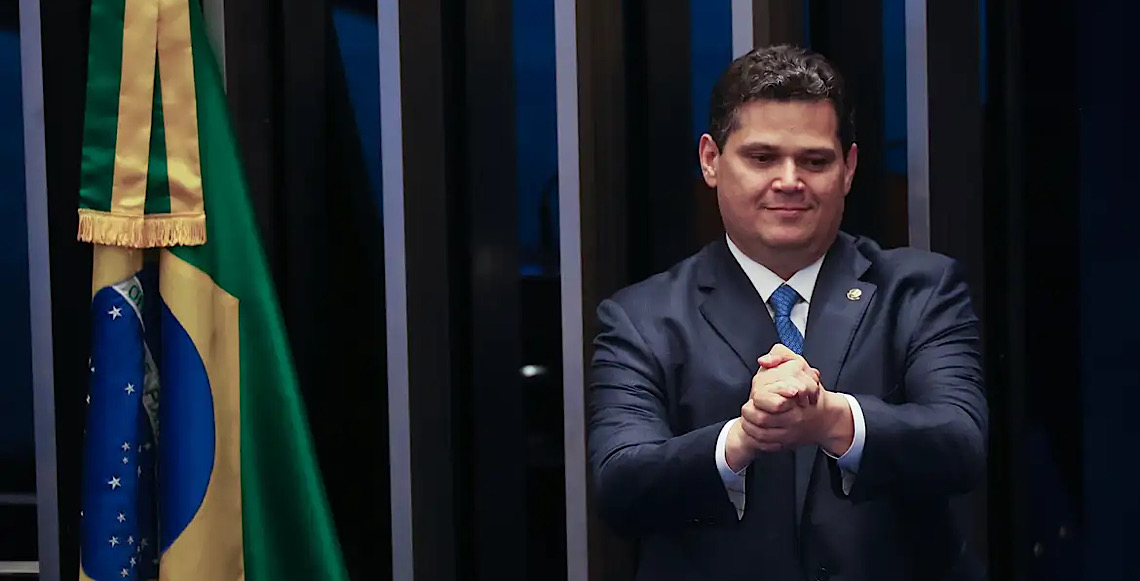 Alcolumbre anuncia votação de pauta-bomba horas após indicação de Messias ao STF