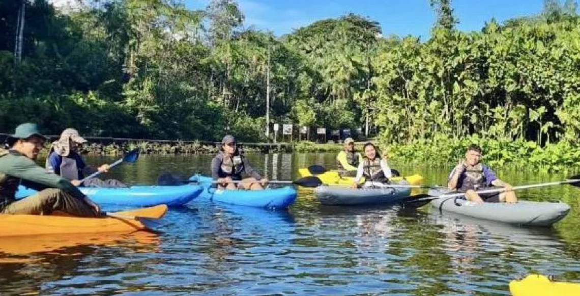 Turistas conhecem belezas da Amazônia em dia de folga da COP30