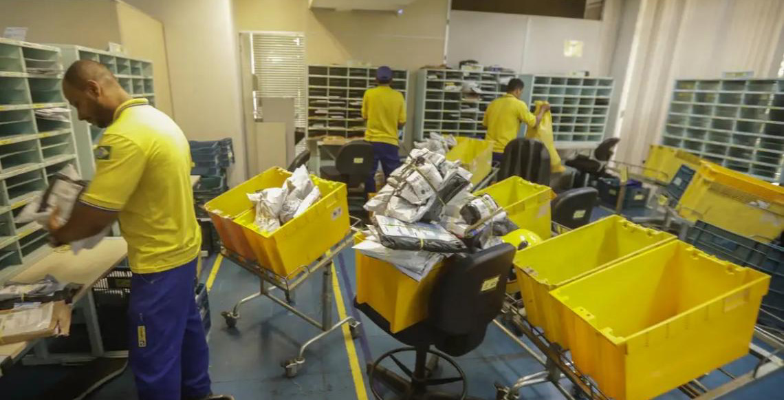 Correios aprovam demissão voluntária e fechamento de agências