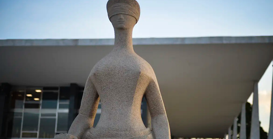 Entenda como funciona uma tornozeleira eletrônica como a de Bolsonaro