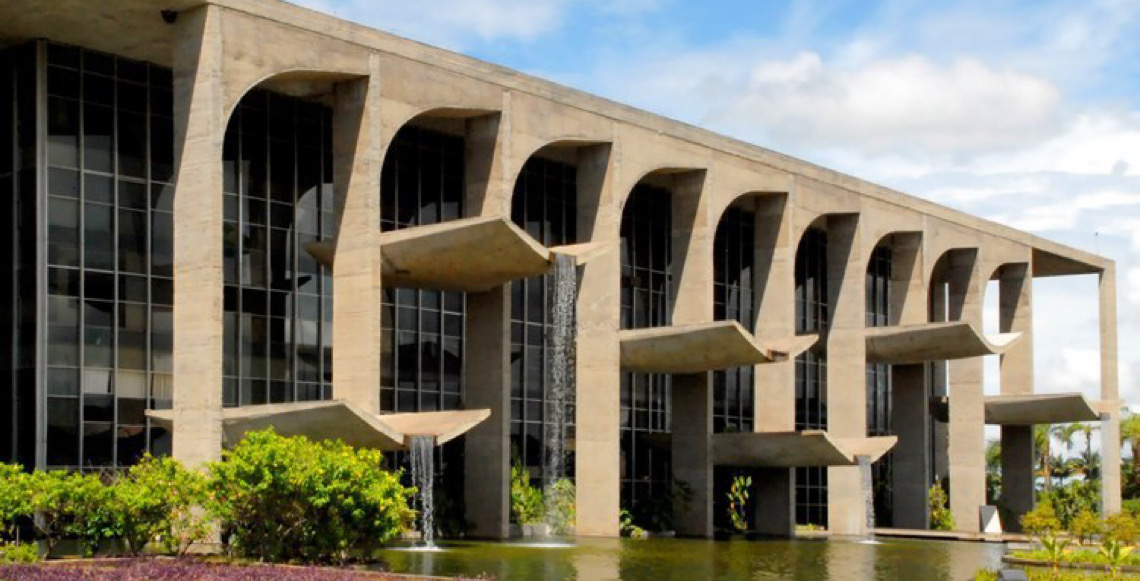 Justiça faz leilão antecipado de 200 veículos apreendidos pela Polícia Federal, alvo de embate no PL Antifacção