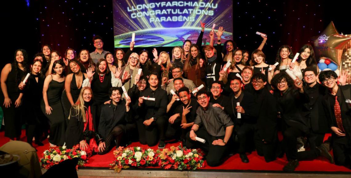 Estudantes do Distrito Federal celebram formatura do Pontes para o Mundo no País de Gales