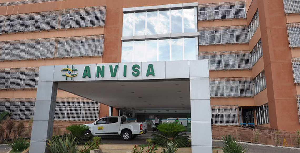Anvisa manda recolher lotes de sabão líquido por bactéria: Quais os riscos?