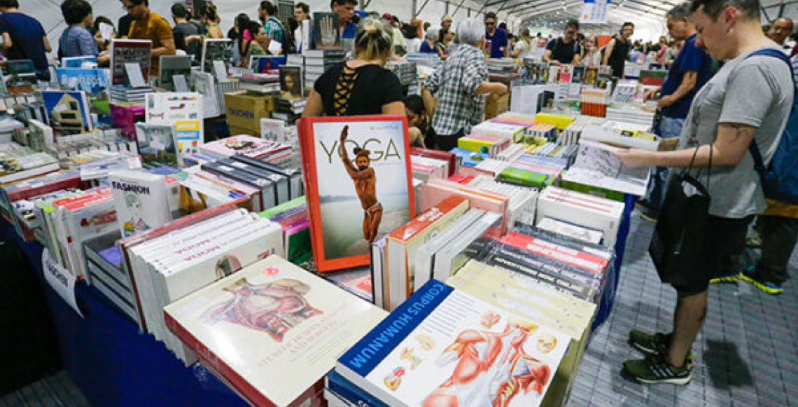 Veja 10 bons livros para comprar na Festa do Livro da USP, que tem desconto mínimo de 50%