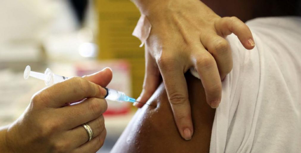 Brasil mira liderança regional ao assinar acordo para atualização de vacinas