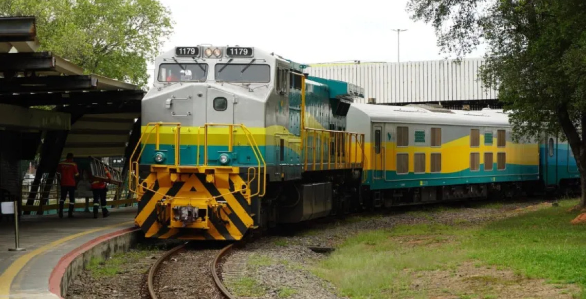 Começa a venda de bilhetes para trem noturno da Estrada de Ferro Vitória a Minas Gerais