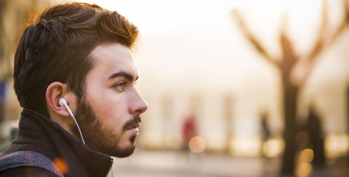 Fones de ouvido: Conheça os riscos e saiba como proteger a audição
