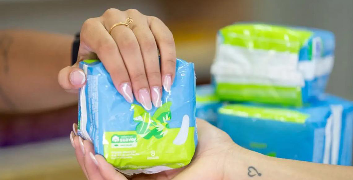 Com mensagens virtuais a 14 milhões de mulheres, Governo reforça oferta de absorventes