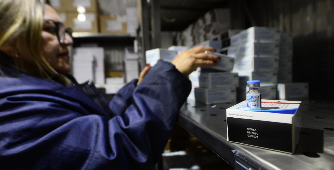 Distrito Federal recebe mais de 9 mil vacinas contra bronquiolite para gestantes