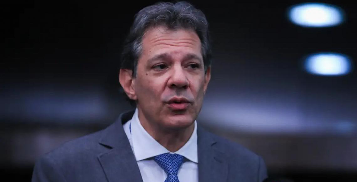Fernando Haddad busca canal direto com EUA para rastrear peças de fuzis