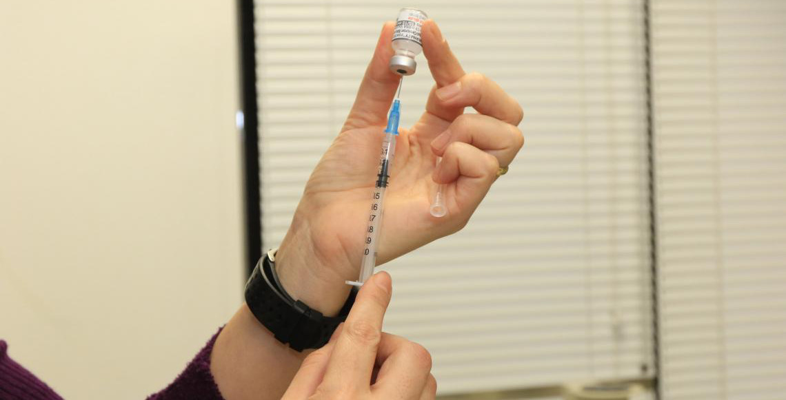 Gestantes poderão tomar a vacina VSR neste sábado, em 40 pontos do Distrito Federal