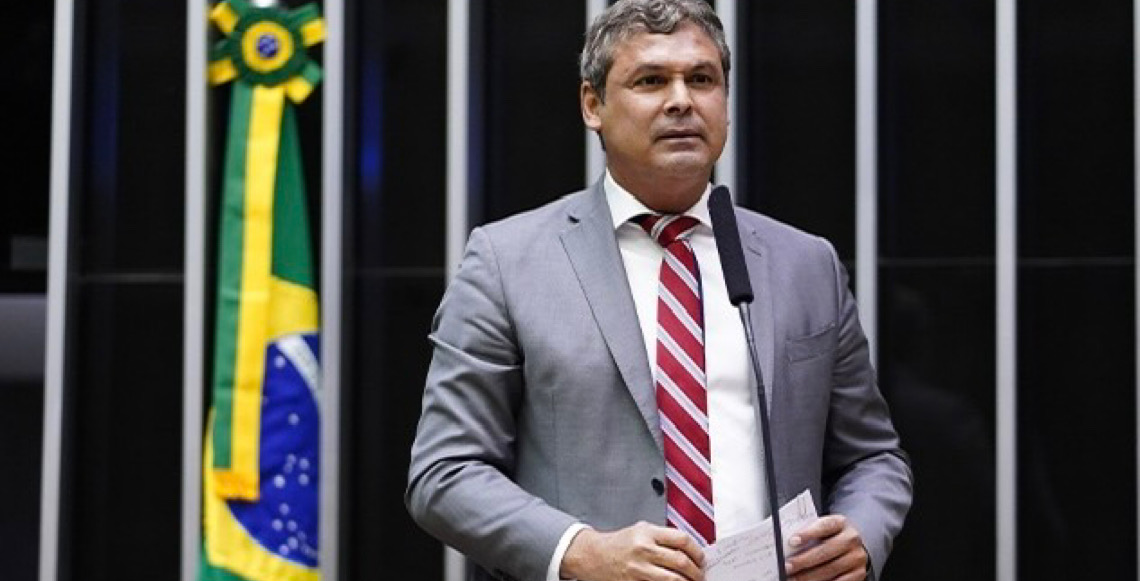 Líder do PT diz que Motta 'está perdendo as condições' de presidir a Câmara