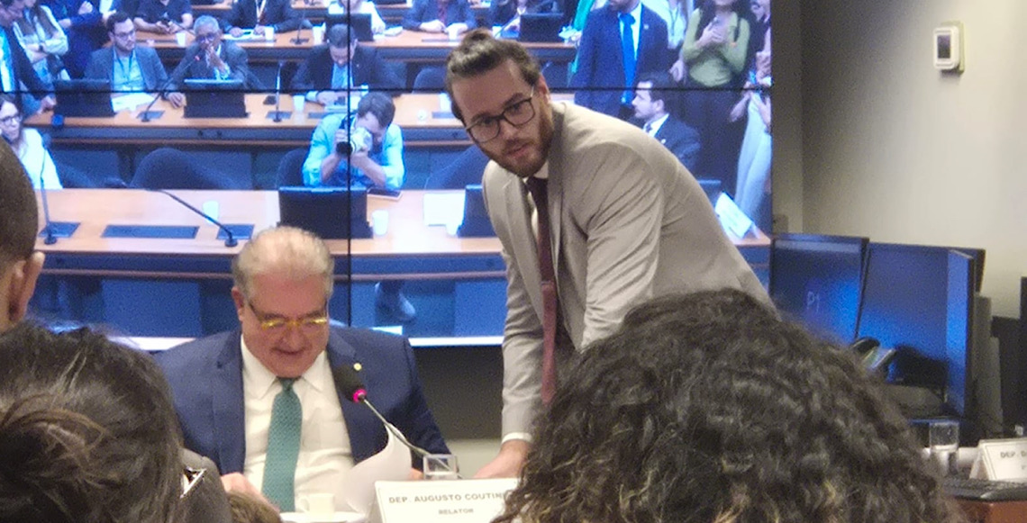 A articulação por trás do relatório da regulação do trabalho por aplicativos