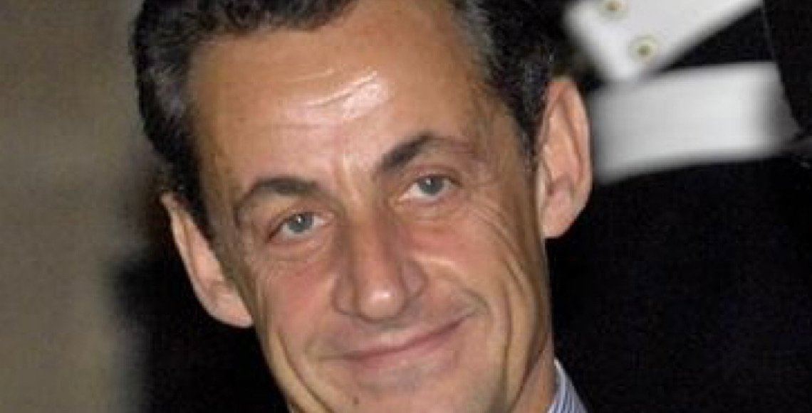 Nicolas Sarkozy lança livro sobre cárcere, diz que 'a prisão é dura'