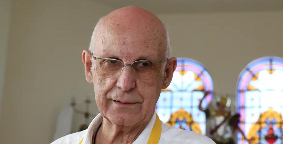 Igreja determina que padre Júlio pare de transmitir missas na internet