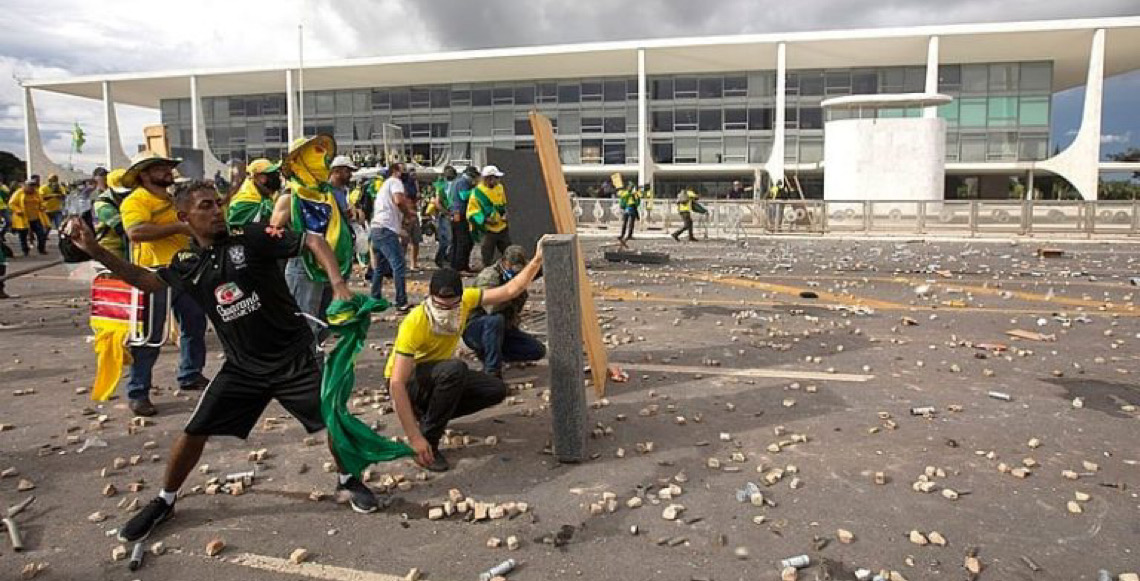 Senado aprova nova versão do PL da Dosimetria e alivia prisão de Bolsonaro